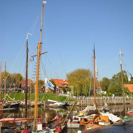 Nr 27 - Am Yachthafen